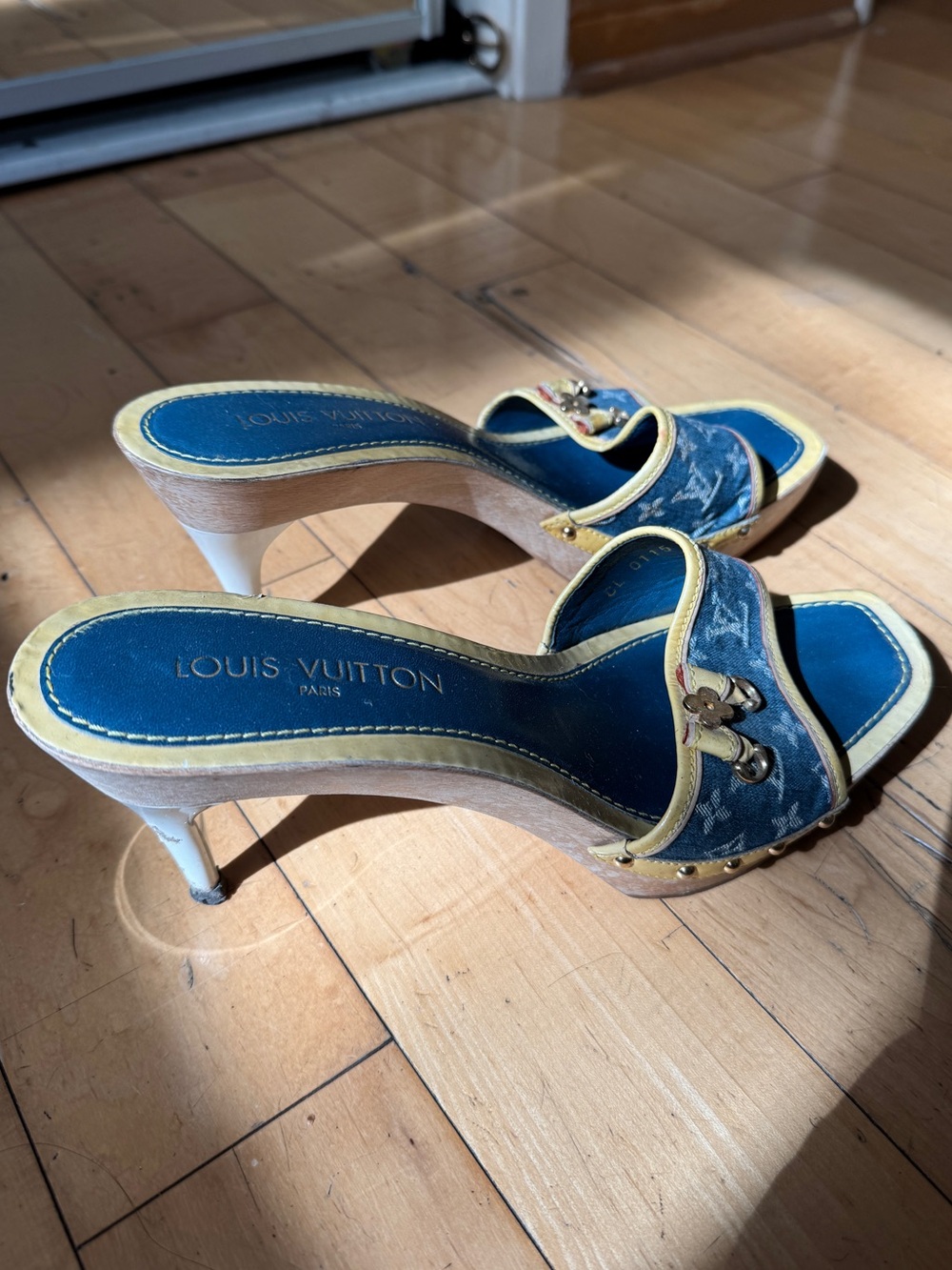 Louis Vuitton Denim Monogram Blue and Cream Slide Mules - Picture 2 of 4